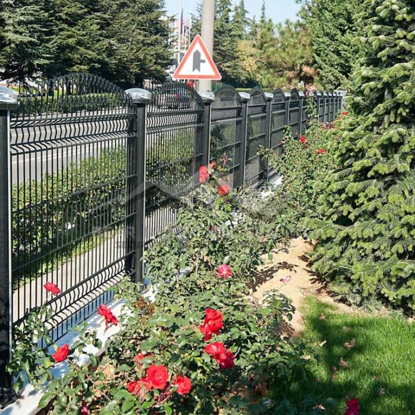 Bear Grille Deco Mesh Fence